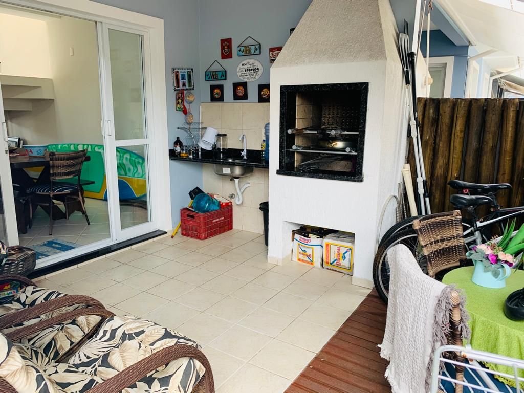 Sobrado Mobiliado com 4 Dormitórios Próximo da Praia - Palmas do Arvoredo 